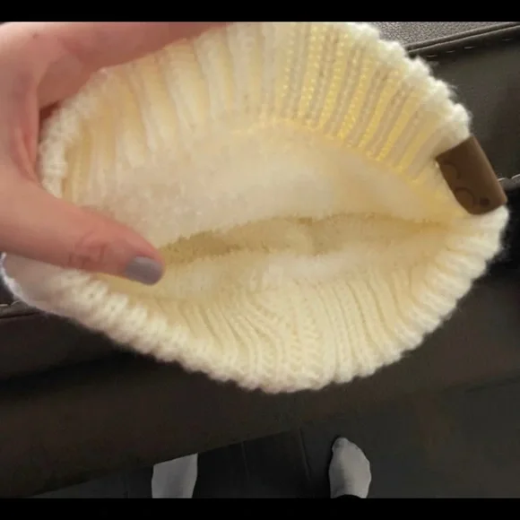 CC Beanie - Picture 4 of 4